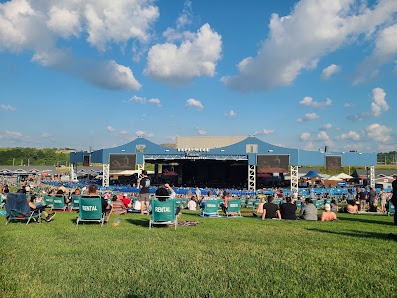 Hollywood Casino Amphitheater thumb 2